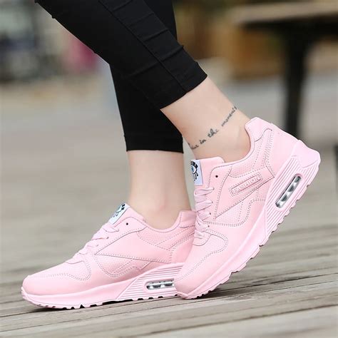 Women's Pink Shoes & Sneakers 